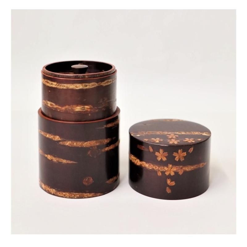 【格安saleスタート】 総皮茶筒（小）散花（藤村浩美 作） - 藤木伝四郎商店 青年漫画