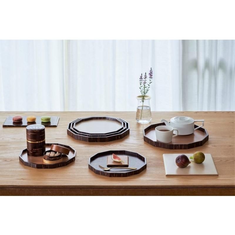 木製彫刻入り四角盆 角盆 トレー トレイ お盆 木製 漆塗り 20cm スタッキング 正角盆