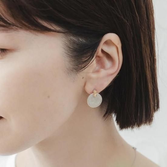 ブローチとイヤリング2点専用ですので押さないで下さい。 ブローチとイヤリング2点専用ですので押さないで下さい。 楽天