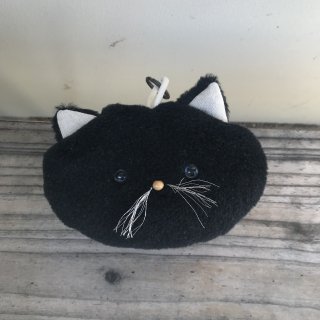 【fui】ふわふわ猫顔ポーチ　ブラック