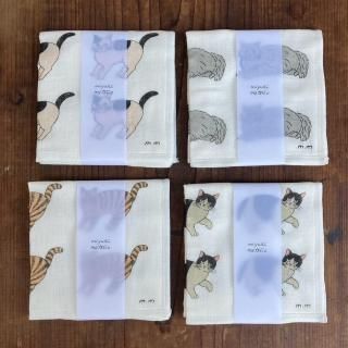 うつわやみたす】陶器ブローチ・ミケ猫 - ネコペコリ 猫との