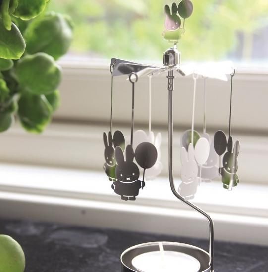 くるくる回るロータリーキャンドルホルダー。やさしくてかわいい