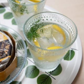 ֥ƥإ / Kastehelmiץ֥顼/饹ڥꥢۥ磻󡦥ӡ롦ƥ 300ML by IITTALA / åñʡ