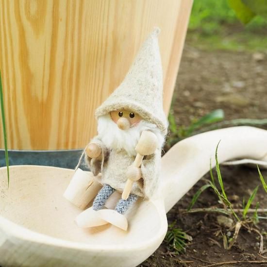 ととのい空間を演出！北欧サウナニッセ「サンタ」「女の子」 2種