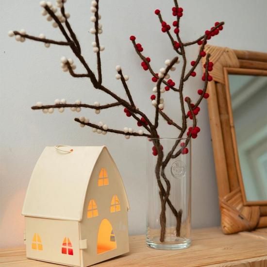 羊毛フェルトのブランチ（枝）約60cm【レッドベリー・ホワイト