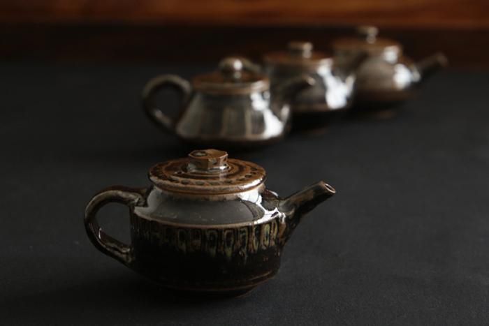 玉光黒泥平袋型急須 急須 横手急須 - Sazen Tea