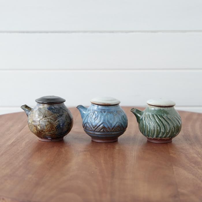 沖縄やちむん胡差焼　陶器製調味料入れ 醤油差し他　合計4点セット 沖縄やちむん胡差焼 陶器製調味料入れ 醤油差し他 合計4点