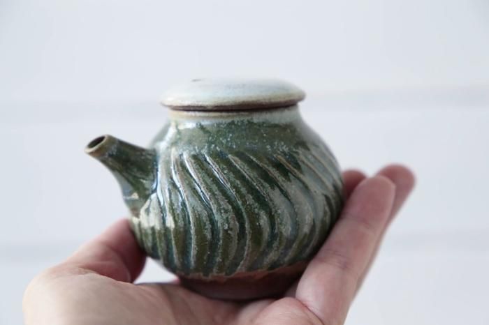 沖縄やちむん胡差焼　陶器製調味料入れ 醤油差し他　合計4点セット 沖縄やちむん胡差焼 陶器製調味料入れ 醤油差し他 合計4点