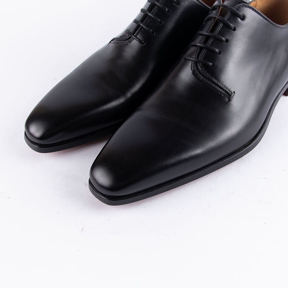 マグナーニ 15497 ホールカット ブラック サイズ39 - 中古革靴販売