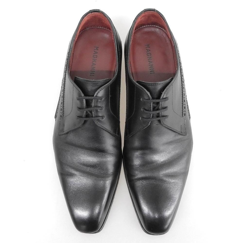 マグナーニ プレーントゥ Vフロント 3アイレット ブラック