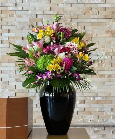つぼ活け花 舞台 会場 ロビーなど 装飾用つぼ活け花 姫路市 花屋 飯塚生花店 Iihana総合ネット注文サイト 胡蝶蘭 スタンド花 花 ギフト 御祝いアレンジ花束 プリザ ドライフラワー ブライダル お供え花