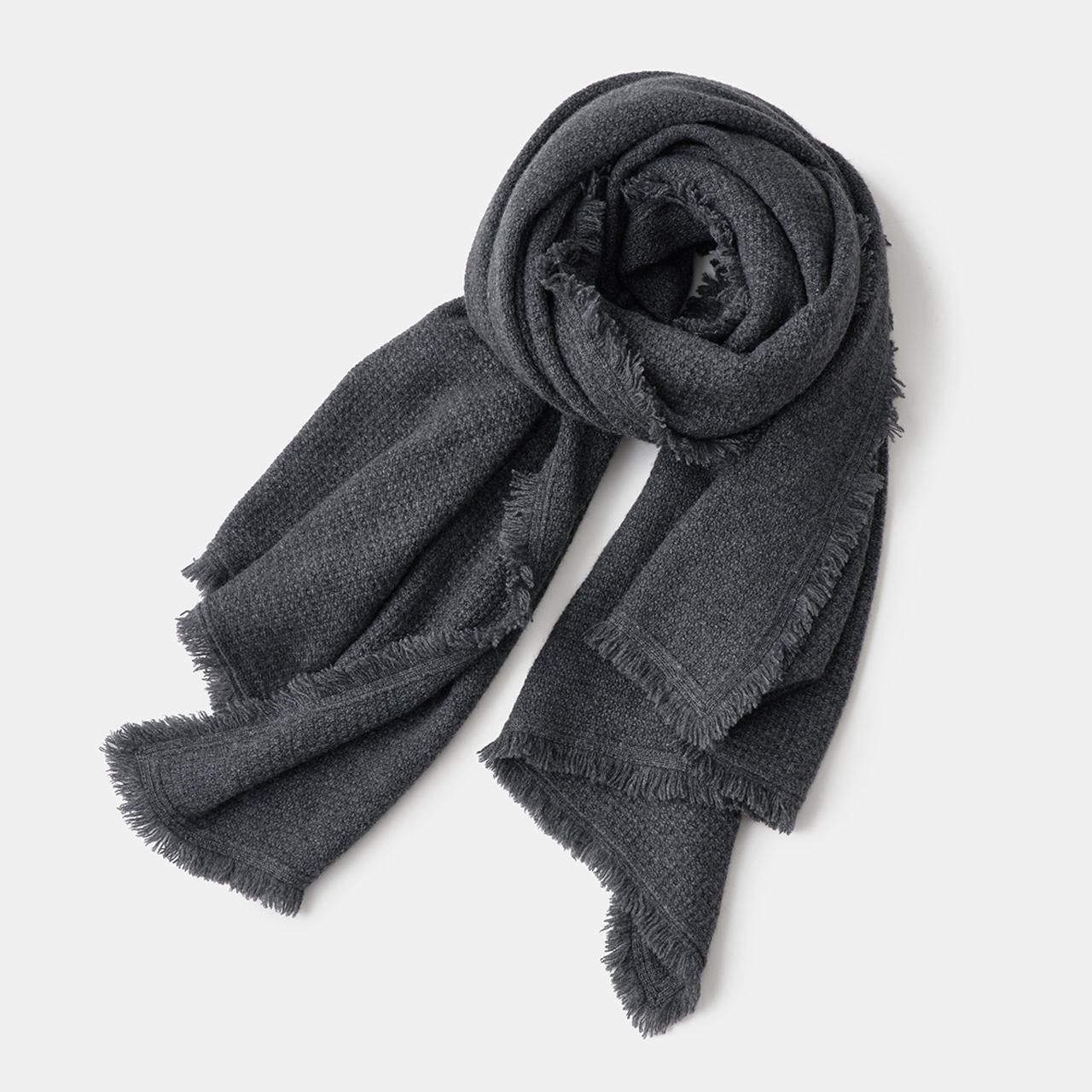 CASHMERE FRINGE STOLE<BR>CHARCOAL GRAY