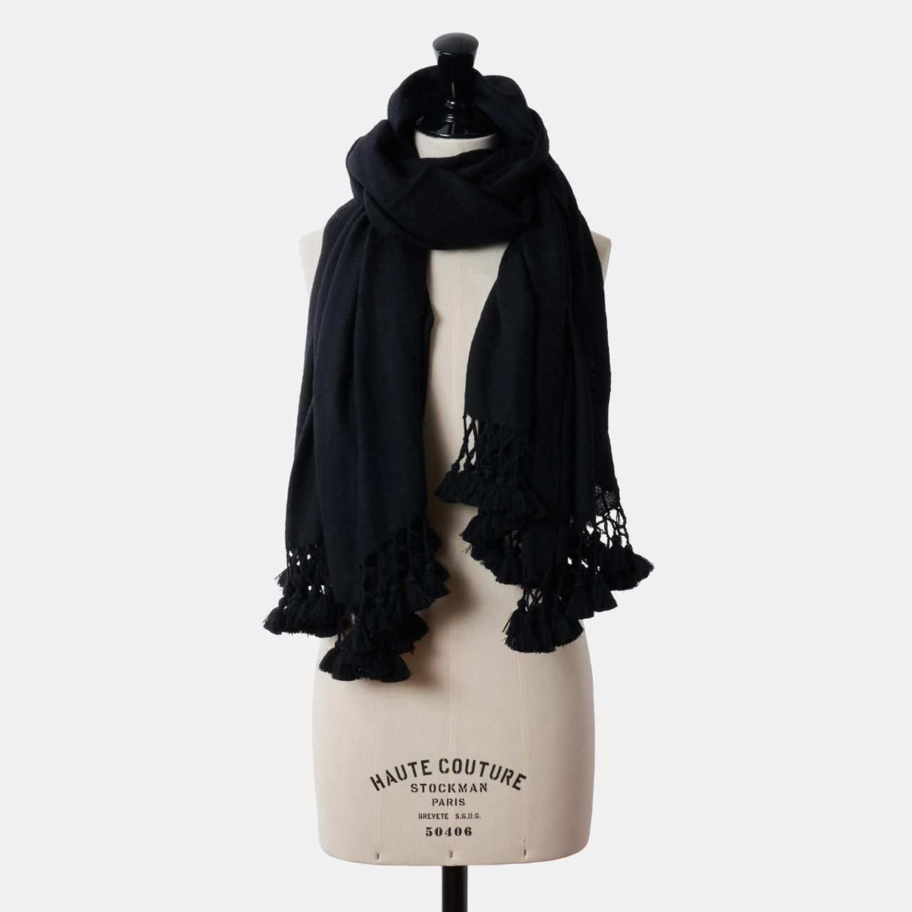 CASHMERE macramé pompon STOLE<BR>BLACK