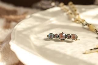 <img class='new_mark_img1' src='https://img.shop-pro.jp/img/new/icons61.gif' style='border:none;display:inline;margin:0px;padding:0px;width:auto;' />《送料無料》 Bar:アンティークサフィレット|ブローチ(クーポン利用不可)