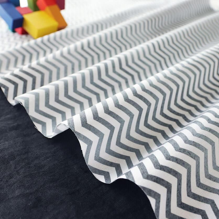 ギザギザ線（小・グレー）| nunocoto fabric