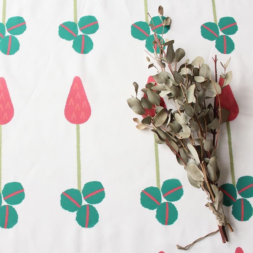 ストロベリーキャンドル（大） - 生地と型紙の通販サイト：nunocoto fabric