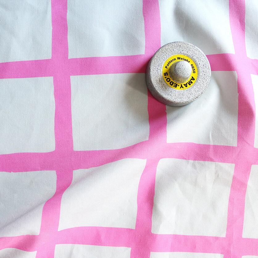 大きな格子（ピンク×グレー） - 生地と型紙の通販サイト：nunocoto fabric