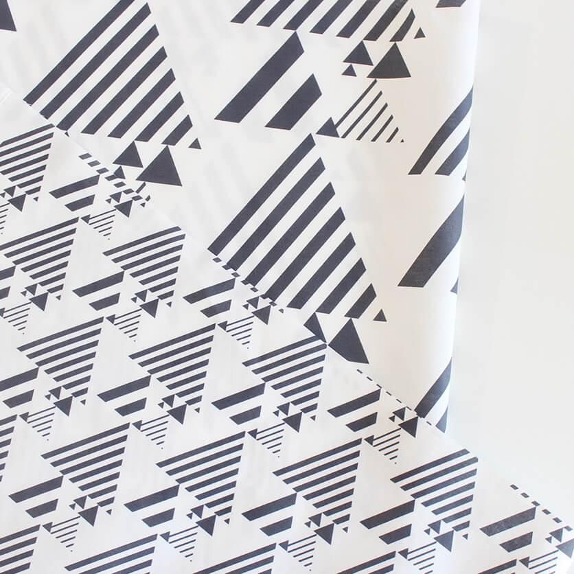 三角ストライプmini（モノクロ） - 生地と型紙の通販サイト：nunocoto
