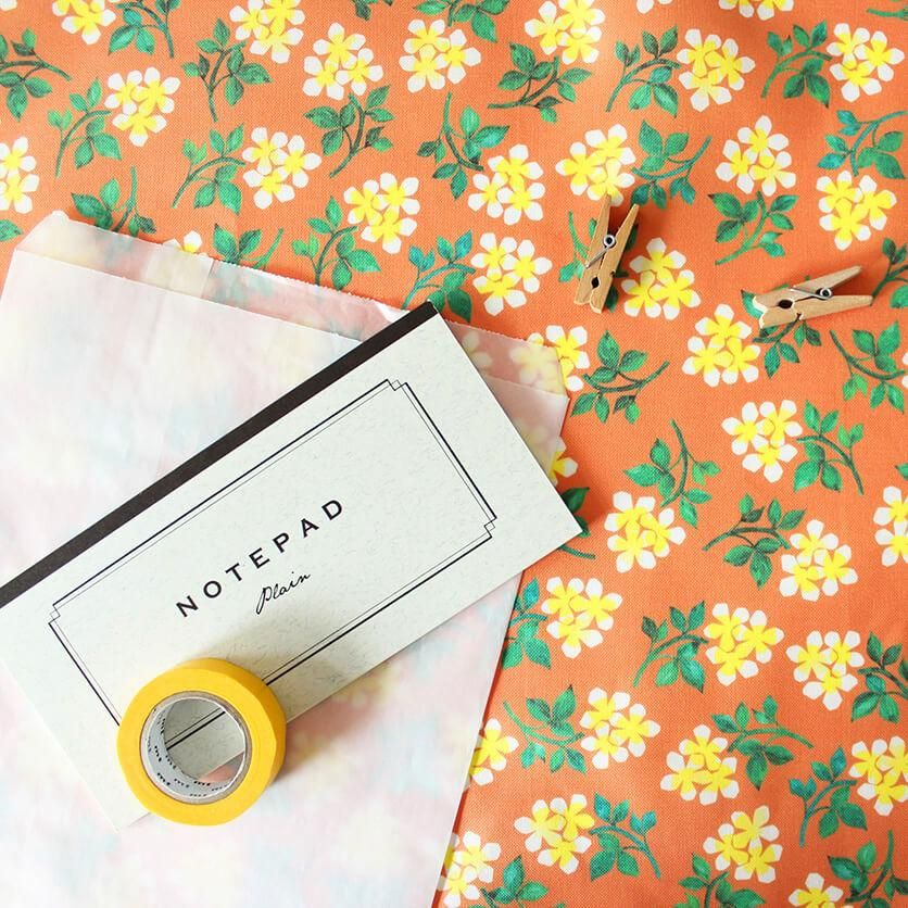 プルメリア（オレンジ） - 生地と型紙の通販サイト：nunocoto fabric