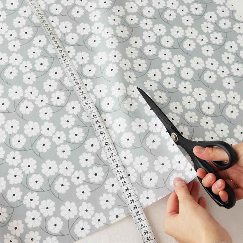 無邪気の花（グレー） - 生地と型紙の通販サイト：nunocoto fabric