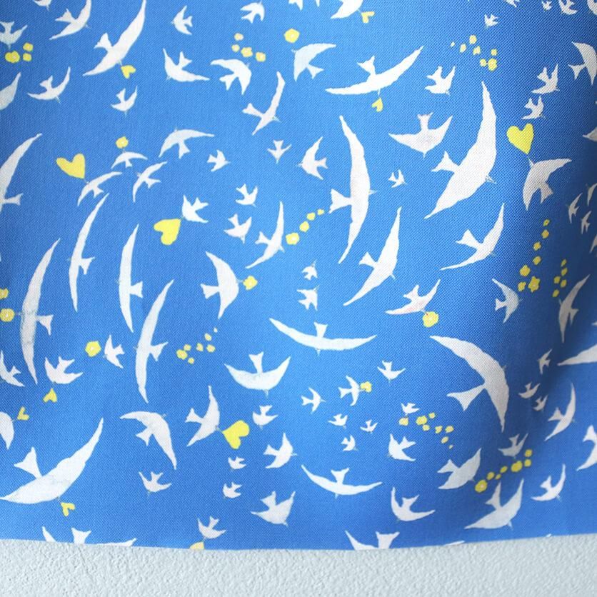 FLY(ネイビーブルー)鳥・ことり・北欧柄- 布・生地の通販 FLY(ネイビーブルー)鳥・ことり・北欧柄- 布・生地の通販