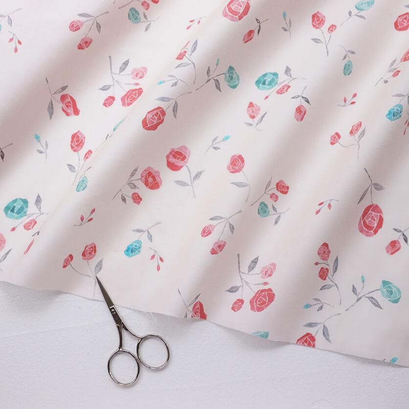 Summer Roses（ピンク）ばら・北欧・花柄- 布・生地の通販サイト