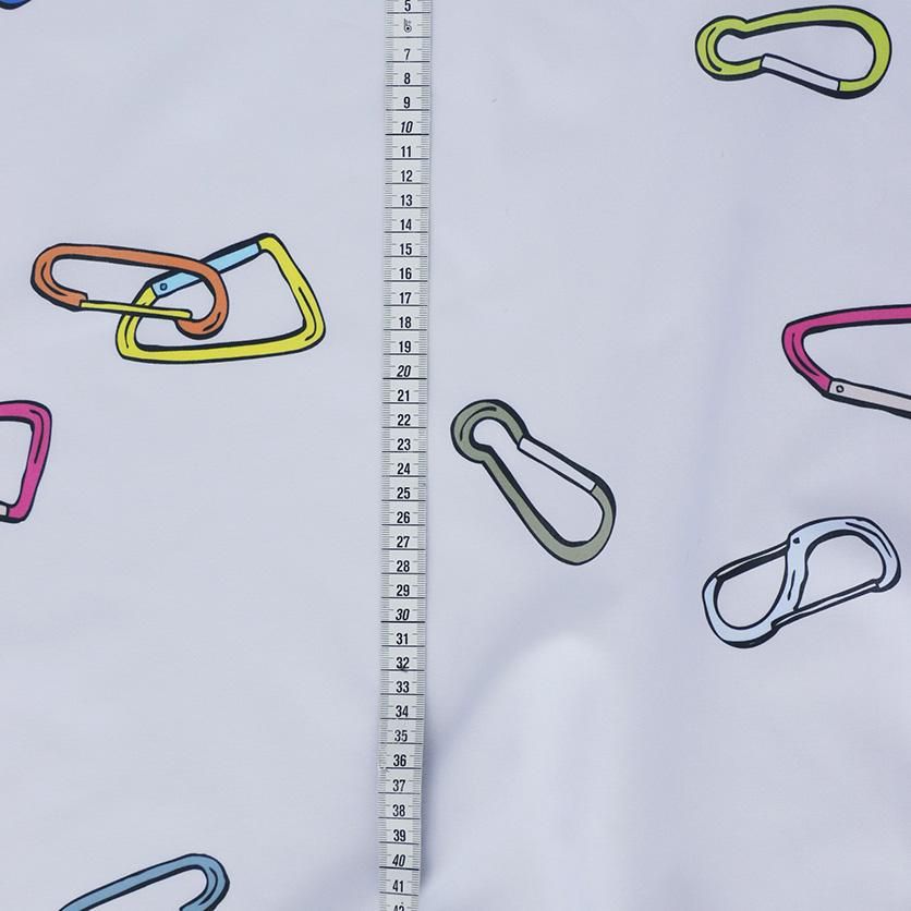 カラビナ（グレー）カラビナ・キャンプギア柄- 布・生地の通販サイト