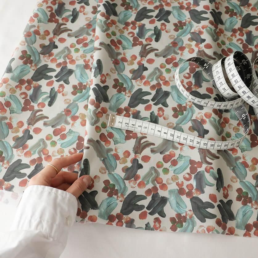 blueberry（レッド）フルーツ・ブルーベリー柄- 布・生地の通販サイト