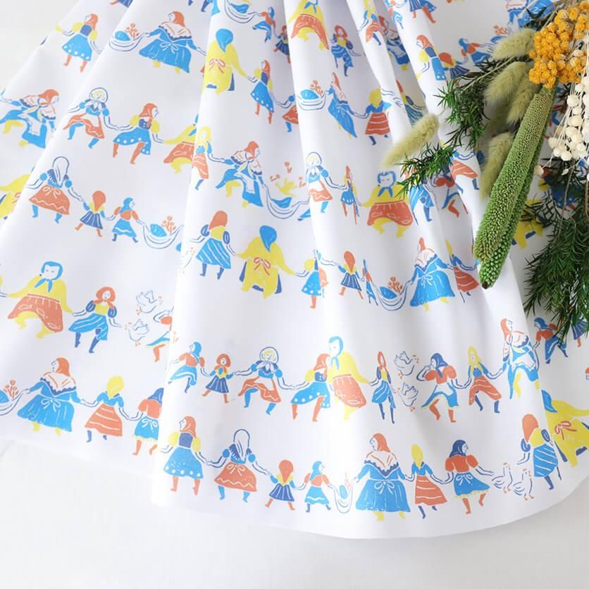 テキスタイルデザイン ベース色（ホワイト）／オレンジ （ワンポイント色）の