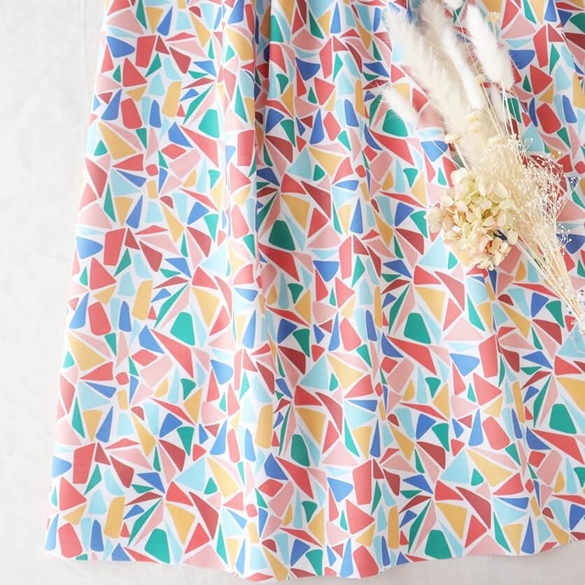 ベース色（ホワイト）／ライトブルー（ワンポイント色）のテキスタイル