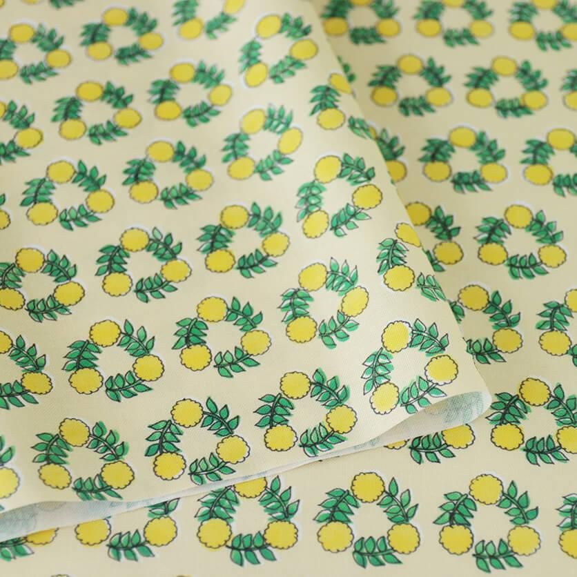 小花のリース（イエロー）花柄- 布・生地の通販サイト：nunocoto fabric