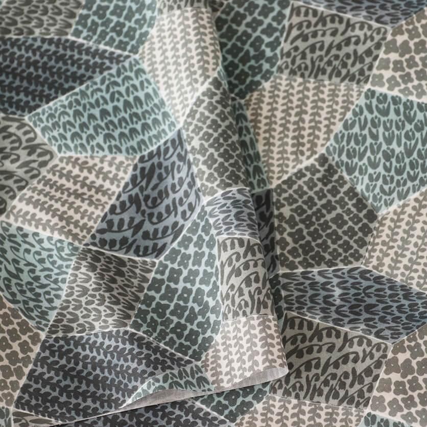 mosaic（グレー）北欧柄- 布・生地の通販サイト：nunocoto fabric