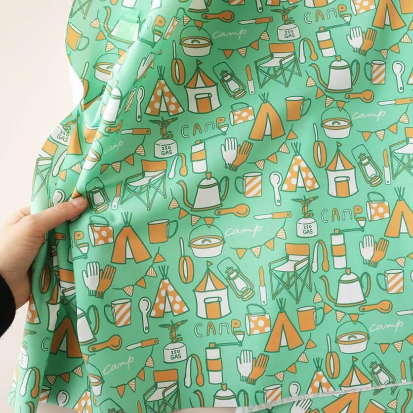 キャンプしよっ！（グリーン）キャンプ柄- 布・生地の通販サイト