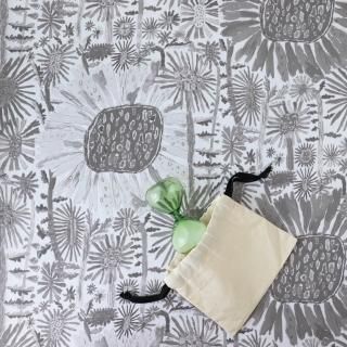 8月のひまわり（オレンジ）ひまわり・花柄- 布・生地の通販サイト