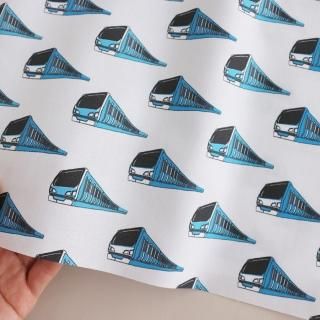 迫りくる列車（オレンジ）電車柄- 布・生地の通販サイト