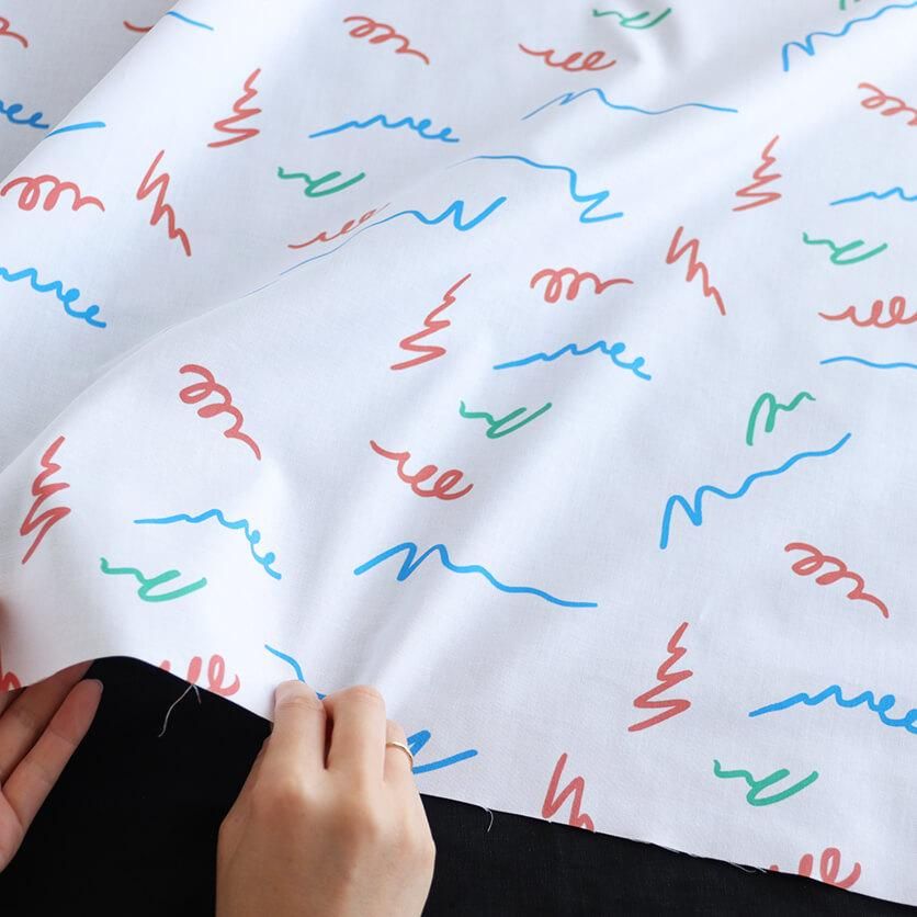 オーダー用　合わせ生地　しっかり目～普通　生地　見本 クロス（大・レッド×ホワイト） - 生地と型紙の通販サイト：nunocoto