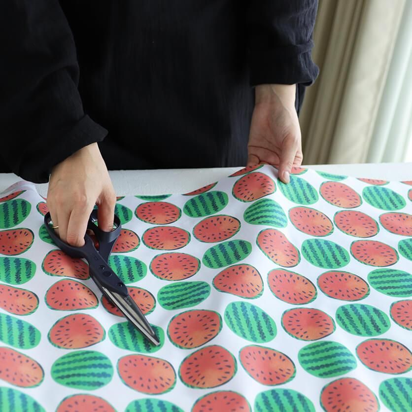 スイカの断面 フルーツ・スイカ水玉・ドット柄- 布・生地の通販サイト