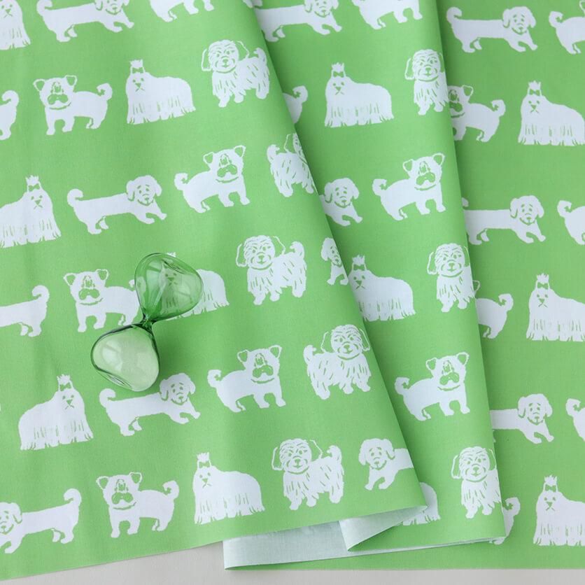 小型犬たち(グリーン)犬柄- 布・生地の通販サイト:nunocoto 小型犬たち(グリーン)犬柄- 布・生地の通販サイト:nunocoto