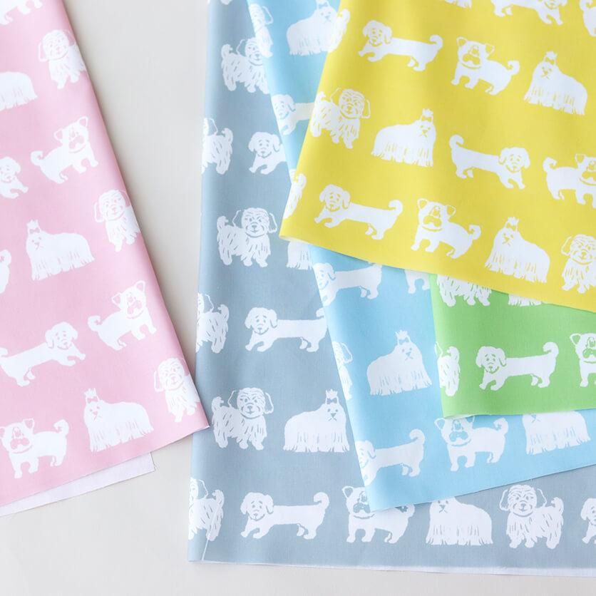 小型犬たち（ピーチ）犬柄- 布・生地の通販サイト：nunocoto fabric