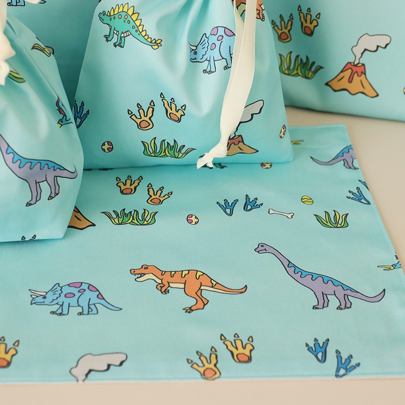 入園・入学グッズ手作りキット（６点セット）恐竜のパレード／クリームブルー nunocoto fabric