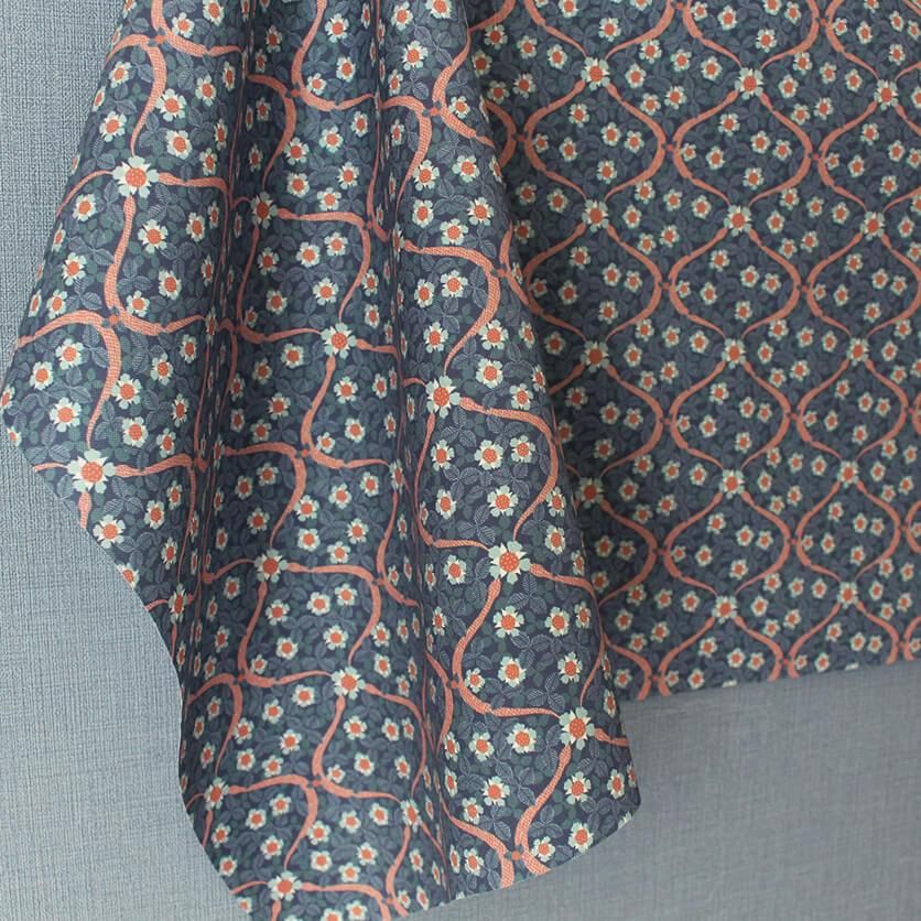 【美品】MARUFUJI ボタニカル柄刺繍 マルチカラー 虹色 飾りボタン F 美品】MARUFUJI ボタニカル柄刺繍 マルチカラー 虹色 飾りボタン F