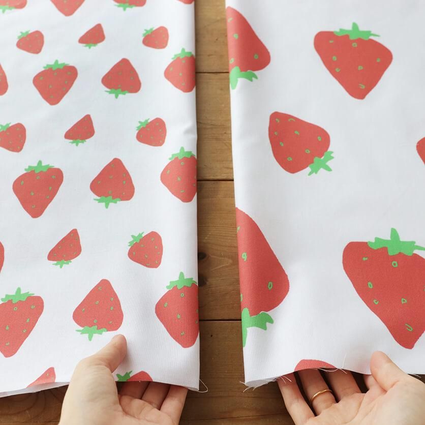 やっぱりいちご（レッド） フルーツ柄- 布・生地の通販サイト