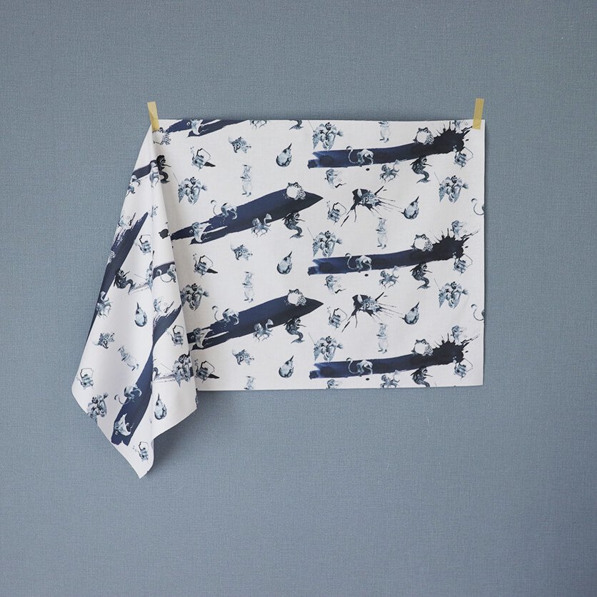 日本の妖怪たち（モノクロ）天狗、かまいたち、一反木綿、火の玉、かっぱなど　妖怪柄-　布・生地の通販サイト：nunocoto　fabric