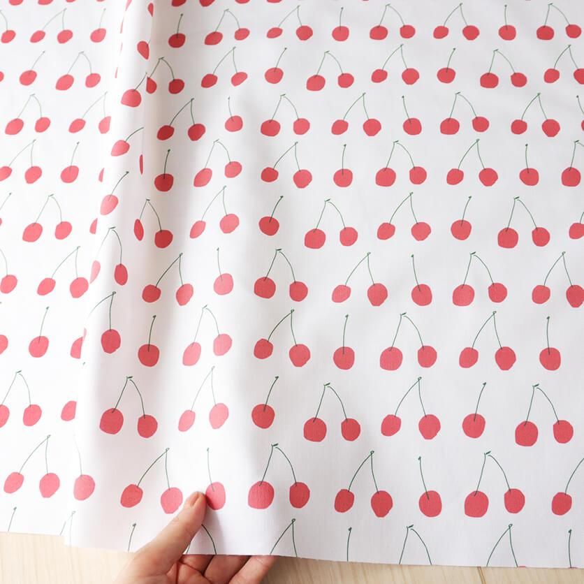さくらんぼ mini（ホワイト）フルーツ柄- 布・生地の通販サイト