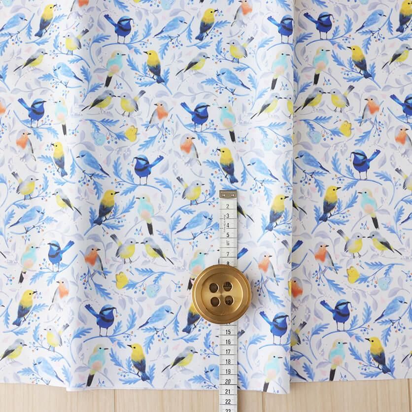 Lovely Birding（ホワイト）鳥柄- 布・生地の通販サイト