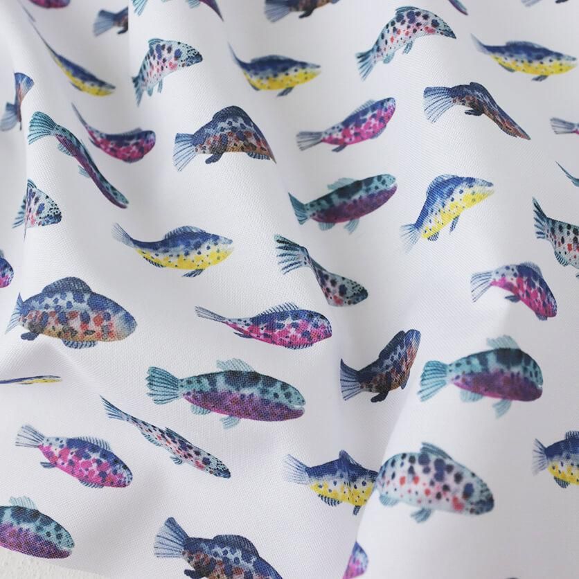 大判　アジア　ビンテージ古布　動物　魚　モチーフ　赤×白×紺 大判 アジア ビンテージ古布 動物 魚 モチーフ 赤×白×紺