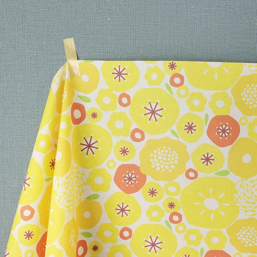 北欧の花たち（ベージュ）花柄- 布・生地の通販サイト：nunocoto fabric