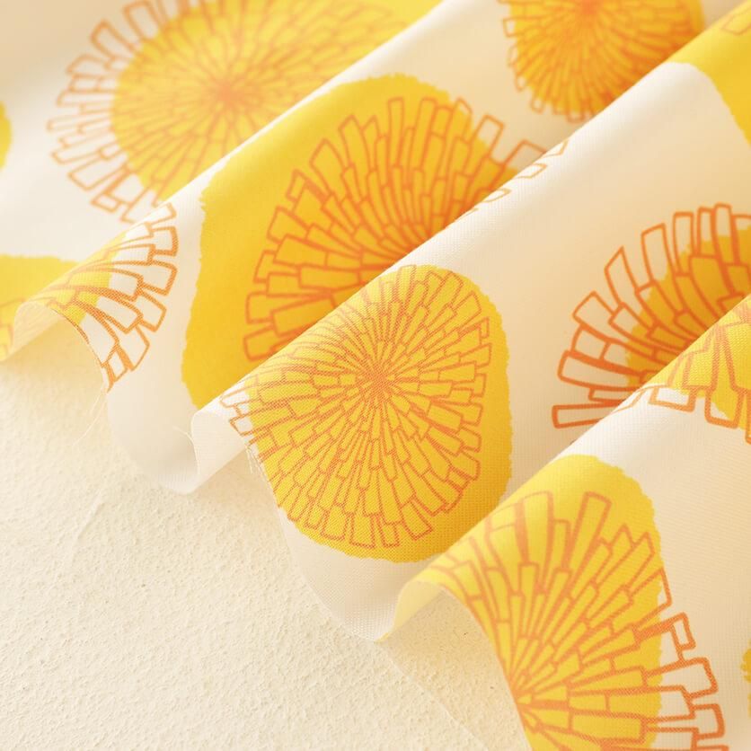 たんぽぽ（ホワイト×マリーゴールド）花柄- 布・生地の通販