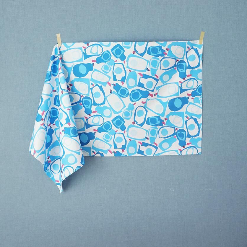 アボカドたち（ブルー）野菜柄- 布・生地の通販サイト：nunocoto