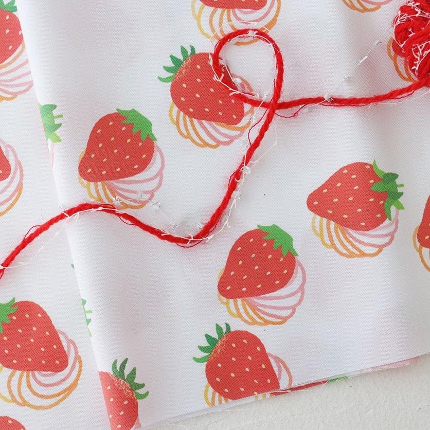 NERU様 リクエスト　いちご柄 🎆